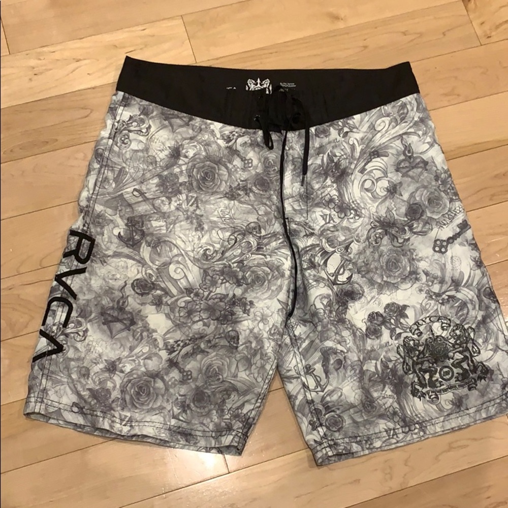 RVCA Board Shorts size 34